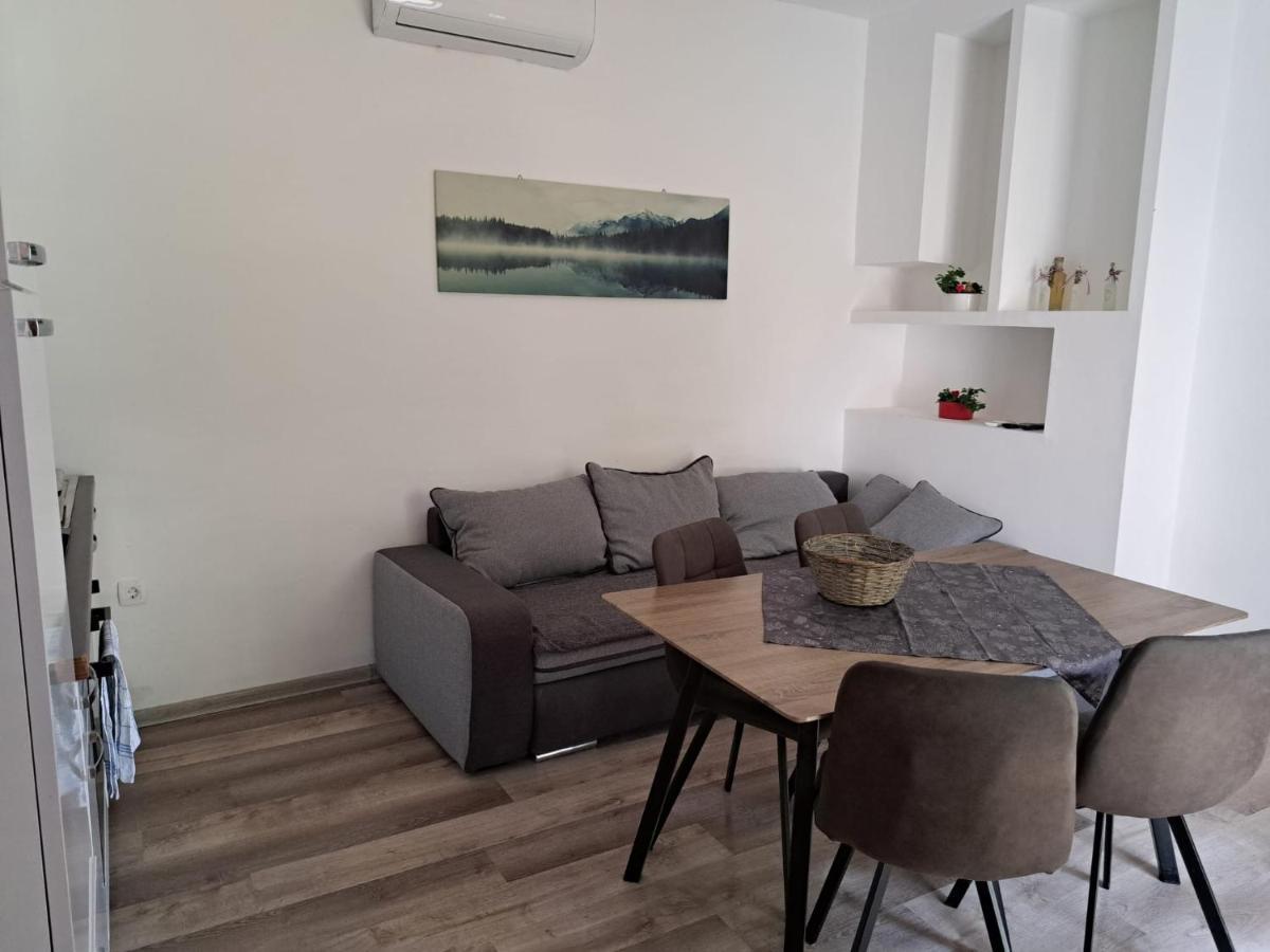 Apartment Ground Floor With Parking Erny Pula Buitenkant foto